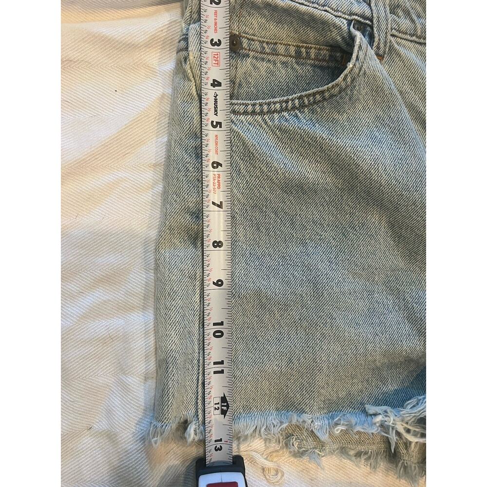 Levis 505 Vintage Shorts Womens Size 30 Light Wash Denim Cutoff USA - Picture 9 of 12